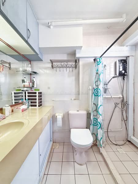 670 Choa Chu Kang Crescent, 670 Choa Chu Kang Crescent, 4 Bedrooms, 1,334 sqft, HDB Flat For Sale, by Michelle Koo, 500175213 - Bathroom - PropertyGuru.com.sg