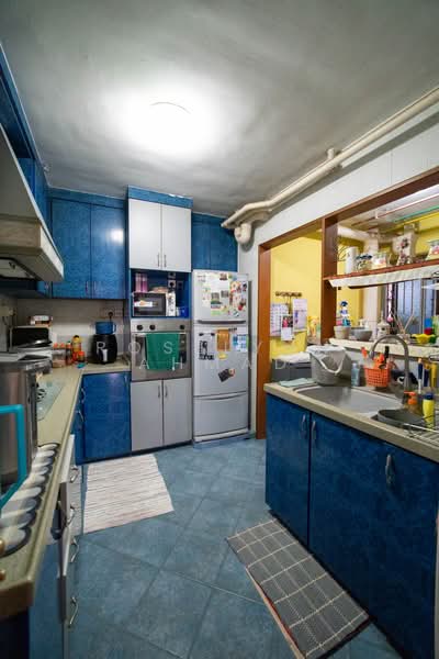 525 Woodlands Drive 14, 525 Woodlands Drive 14, 3 Bedrooms, 1,098 sqft, HDB Flat For Sale, by Roselynn Ahmad, 500175214 - Kitchen - PropertyGuru.com.sg