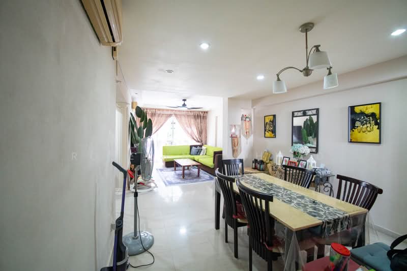 525 Woodlands Drive 14, 525 Woodlands Drive 14, 3 Bedrooms, 1,098 sqft, HDB Flat For Sale, by Roselynn Ahmad, 500175214 - Living Room - PropertyGuru.com.sg