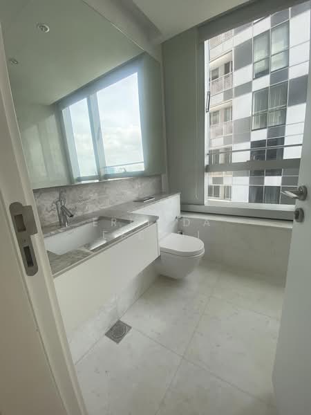 Reflections at Keppel Bay, , 3 Bedrooms, 1,227 sqft, Condominium For Sale, by Erlinda Efendi, 500175215 - Bathroom - PropertyGuru.com.sg