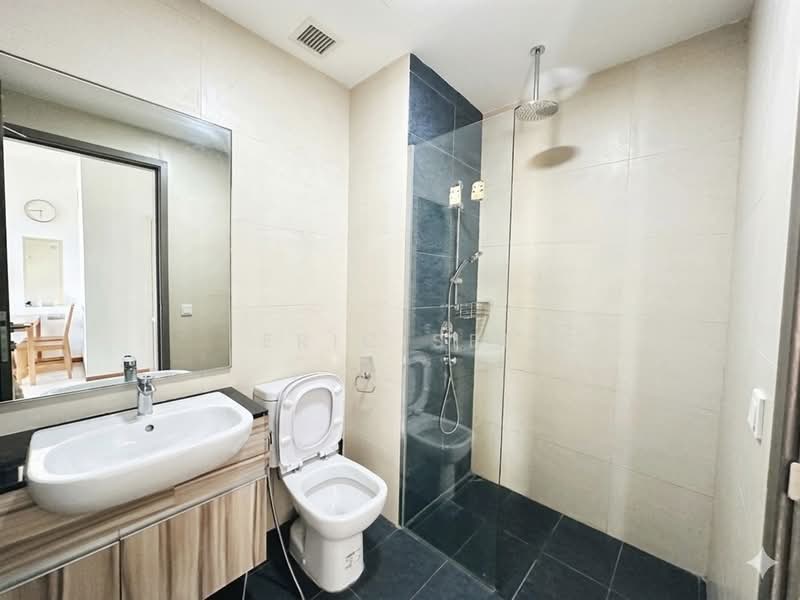 Sims Edge, 1 Geylang East Avenue 2, 2 Bedrooms, 581 sqft, Condominium For Rent, by Eric See, 500175217 - Bathroom - PropertyGuru.com.sg