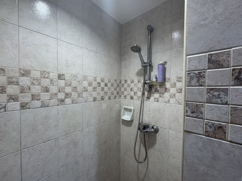 UE Square, 207 River Valley Road, 2 Bedrooms, 1,163 sqft, Apartment For Rent, by William Wong (黃杰胜), 500175219 - Bathroom - PropertyGuru.com.sg