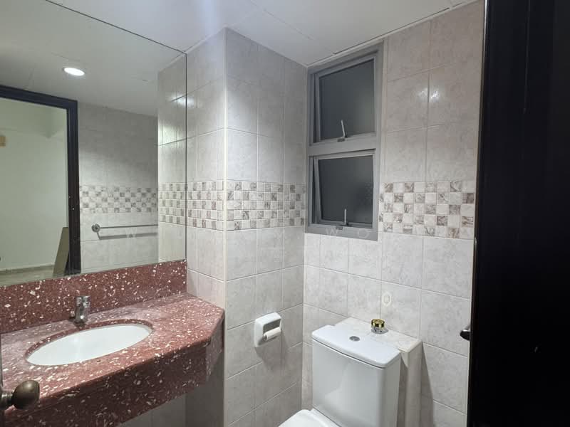 UE Square, 207 River Valley Road, 2 Bedrooms, 1,163 sqft, Apartment For Rent, by William Wong (黃杰胜), 500175219 - Bathroom - PropertyGuru.com.sg