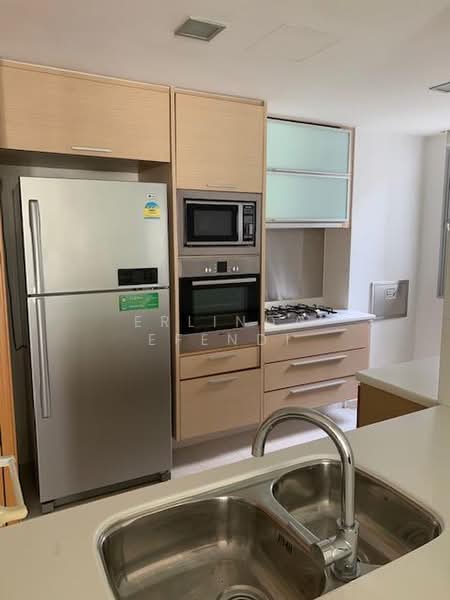 8 @ Mount Sophia, 8 Mount Sophia, 3 Bedrooms, 1,442 sqft, Condominium For Sale, by Erlinda Efendi, 500175222 - Kitchen - PropertyGuru.com.sg