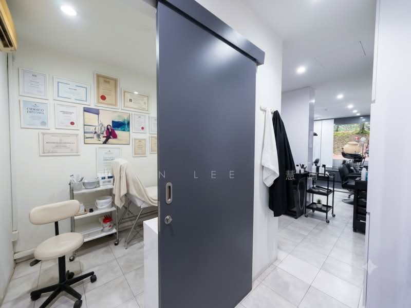 Blk 354 Clementi Avenue 2, Clementi Avenue 2, 300 sqft, Shop / Shophouse For Rent, by Veann Lee 李慧瑜, 500175248 - Interior - CommercialGuru.com.sg