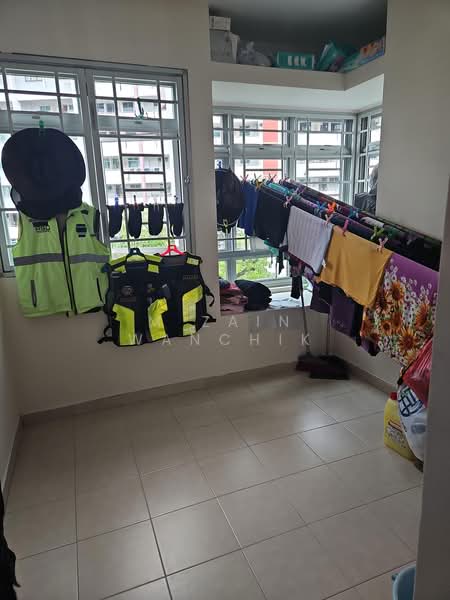 107 Ang Mo Kio Avenue 4, 107 Ang Mo Kio Avenue 4, 2 Bedrooms, 796 sqft, HDB Flat For Sale, by M Zain Wanchik, 500175252 - Interior - PropertyGuru.com.sg