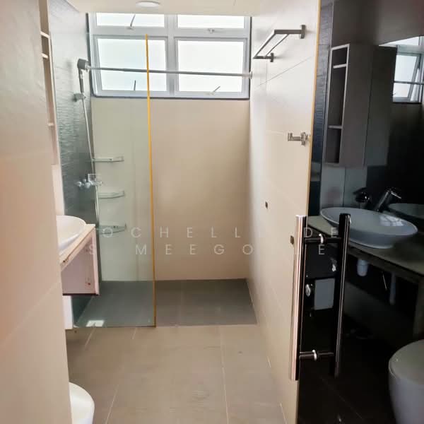 Sherwood Towers, 3 Jalan Anak Bukit, Room Rental, 250 sqft, Apartment For Rent, by Rochelle De S Meegolle, 500175254 - Bathroom - PropertyGuru.com.sg