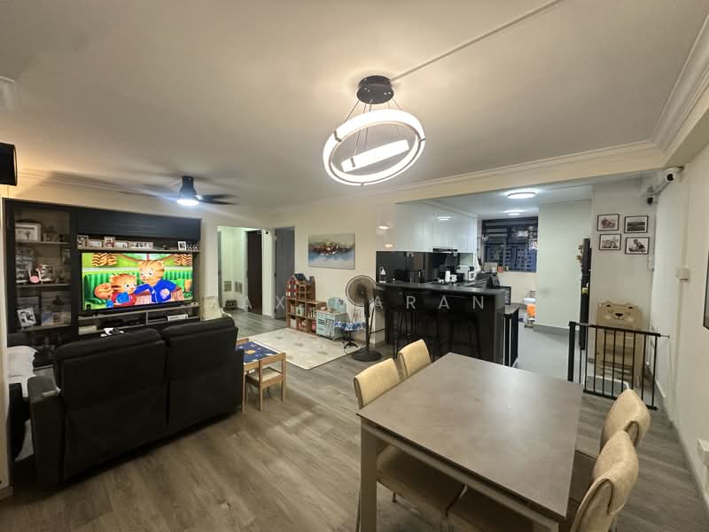 922 Hougang Street 91, 922 Hougang Street 91, 3 Bedrooms, 1,076 sqft, HDB Flat For Rent, by Max Maran, 500175271 - Living Room - PropertyGuru.com.sg