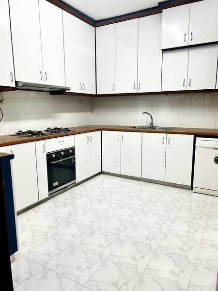 Island View, , 4 Bedrooms, 3,100 sqft, Condominium For Sale, by Theone ., 500175289 - Kitchen - PropertyGuru.com.sg