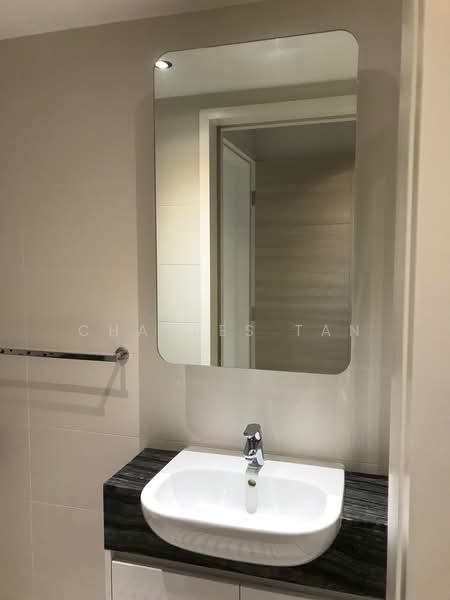 Sophia Hills, 11 Mount Sophia, 2 Bedrooms, 700 sqft, Condominium For Sale, by Charles Tan, 500175296 - Bathroom - PropertyGuru.com.sg