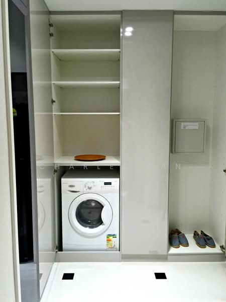 Sophia Hills, 11 Mount Sophia, 2 Bedrooms, 700 sqft, Condominium For Sale, by Charles Tan, 500175296 - Interior - PropertyGuru.com.sg
