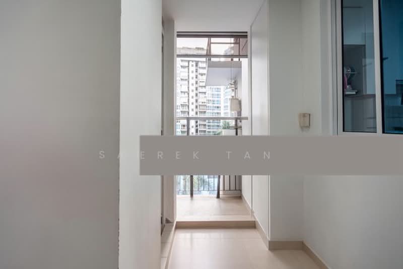 Waterview, 73 Tampines Avenue 1, 3 Bedrooms, 926 sqft, Condominium For Sale, by Derek Tan, 500175307 - Corridor - PropertyGuru.com.sg