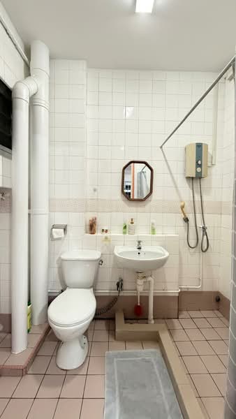 842C Tampines Street 82, 842C Tampines Street 82, 4 Bedrooms, 1,420 sqft, HDB Flat For Sale, by James Yeo, 500175308 - Bathroom - PropertyGuru.com.sg