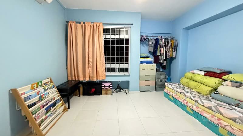 842C Tampines Street 82, 842C Tampines Street 82, 4 Bedrooms, 1,420 sqft, HDB Flat For Sale, by James Yeo, 500175308 - Bedroom - PropertyGuru.com.sg