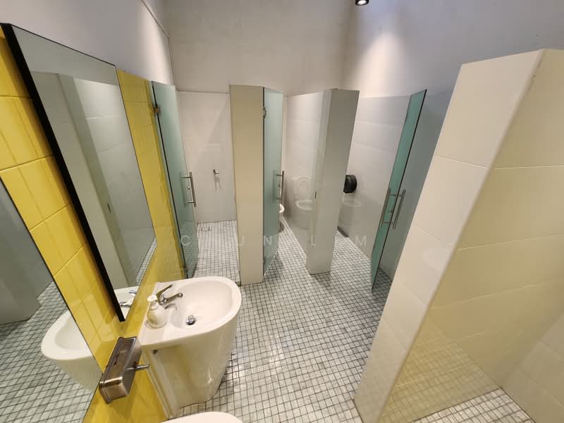 Halcyon 1, 39A Jalan Pemimpin, 2,587 sqft, Light Industrial (B1) For Rent, by Ho Juat Keng, 500175318 - Bathroom - CommercialGuru.com.sg