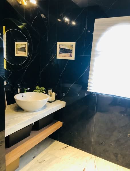 Grande Vista, 4 Cactus Drive, 3 Bedrooms, 2,024 sqft, Condominium For Rent, by James Yeo, 500175319 - Bathroom - PropertyGuru.com.sg