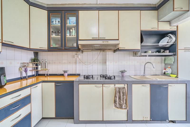 706 Pasir Ris Drive 10, 706 Pasir Ris Drive 10, 3 Bedrooms, 1,356 sqft, HDB Flat For Sale, by Caleb Peh, 500175320 - Kitchen - PropertyGuru.com.sg