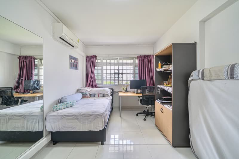 706 Pasir Ris Drive 10, 706 Pasir Ris Drive 10, 3 Bedrooms, 1,356 sqft, HDB Flat For Sale, by Caleb Peh, 500175320 - Common Bedroom 1 - PropertyGuru.com.sg