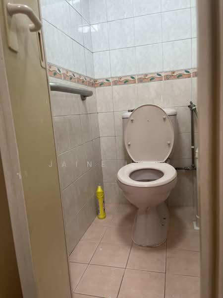 44 Sims Drive, 44 Sims Drive, Room Rental, 190 sqft, HDB Flat For Rent, by Jaine Lidu, 500175325 - Bathroom - PropertyGuru.com.sg