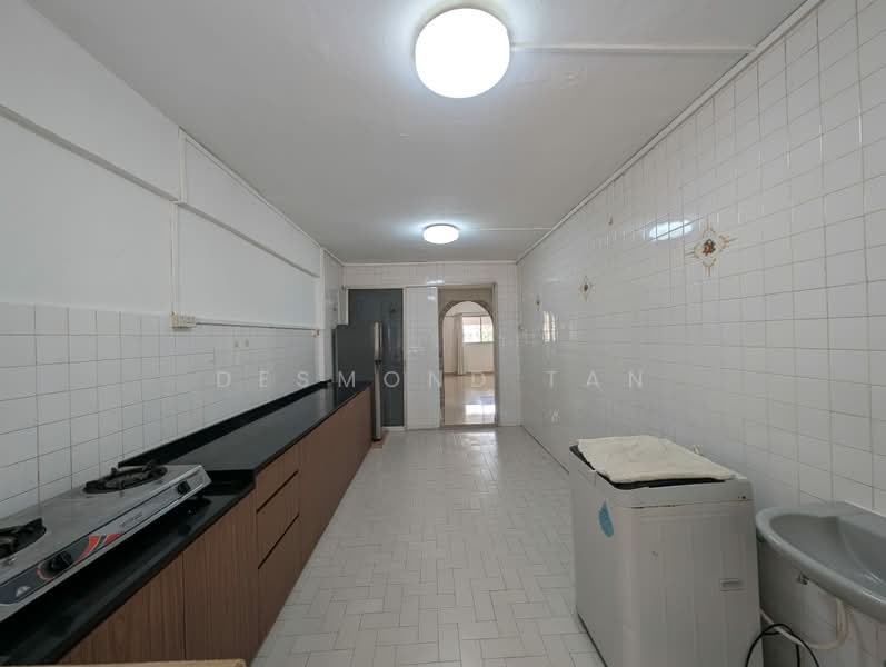 250 Tampines Street 21, 250 Tampines Street 21, 2 Bedrooms, 796 sqft, HDB Flat For Sale, by Desmond Tan, 500175348 - Kitchen - PropertyGuru.com.sg