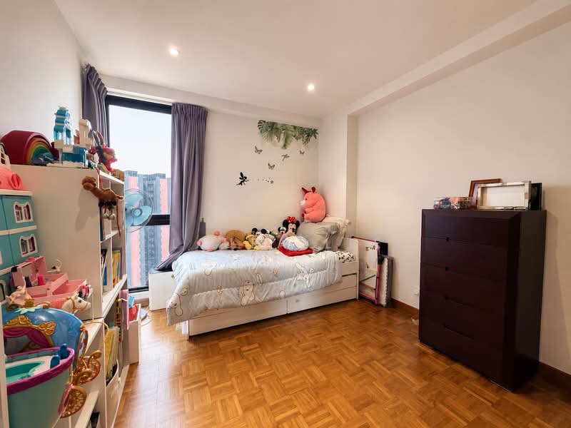 Seasons View, 7 Pemimpin Drive, 3 Bedrooms, 1,141 sqft, Condominium For Sale, by Laura Lee, 500175355 - Bedroom - PropertyGuru.com.sg