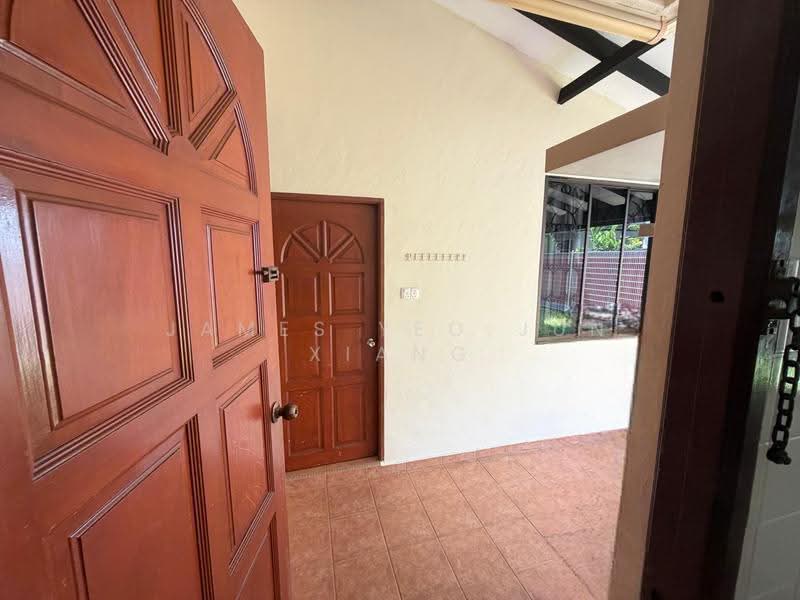 [D10] PRINCESS OF WALES SEMI-DETACHED FOR RENT !, Tanglin / Holland / Bukit Timah, 6 Bedrooms, 3,000 sqft, Semi-Detached House For Rent, by James Yeo Jun Xiang, 500175368 - Entrance - PropertyGuru.com.sg