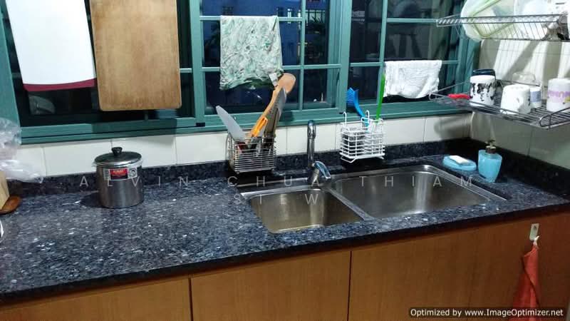 Summerdale, 2 Boon Lay Drive, 3 Bedrooms, 1,270 sqft, Condominium For Sale, by Alvin Chua Thiam Siew, 500175370 - Kitchen - PropertyGuru.com.sg