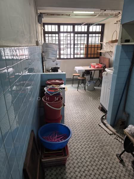 62 Circuit Road, 62 Circuit Road, 2 Bedrooms, 721 sqft, HDB Flat For Sale, by John Wong, 500175380 - Kitchen - PropertyGuru.com.sg