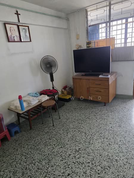 62 Circuit Road, 62 Circuit Road, 2 Bedrooms, 721 sqft, HDB Flat For Sale, by John Wong, 500175380 - Living Room - PropertyGuru.com.sg