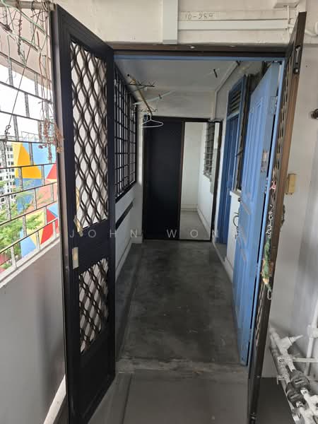 62 Circuit Road, 62 Circuit Road, 2 Bedrooms, 721 sqft, HDB Flat For Sale, by John Wong, 500175380 - Corridor - PropertyGuru.com.sg
