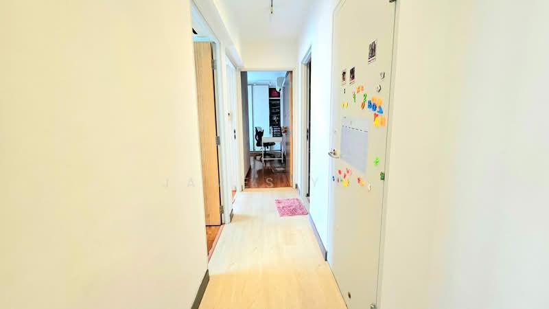 88 Dawson Road, 88 Dawson Road, 3 Bedrooms, 893 sqft, HDB Flat For Sale, by James Yeo, 500175392 - Corridor - PropertyGuru.com.sg