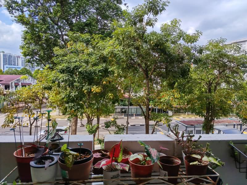 255 Ang Mo Kio Avenue 4, 255 Ang Mo Kio Avenue 4, 2 Bedrooms, 785 sqft, HDB Flat For Sale, by James Yeo, 500175395 - Balcony - PropertyGuru.com.sg