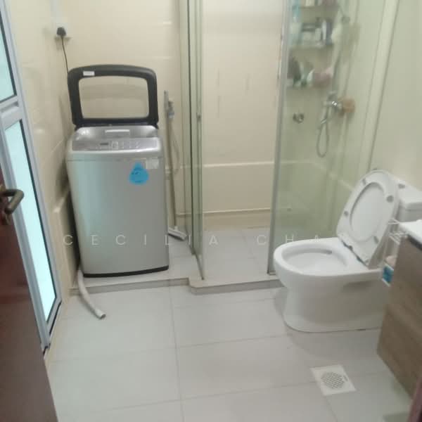 Parc Oasis, 35 Jurong East Avenue 1, Room Rental, 200 sqft, Condominium For Rent, by Cecilia Chan, 500175401 - Bathroom - PropertyGuru.com.sg