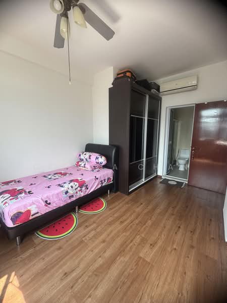 Parc Oasis, 35 Jurong East Avenue 1, Room Rental, 200 sqft, Condominium For Rent, by Cecilia Chan, 500175401 - Bedroom - PropertyGuru.com.sg