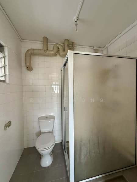 881 Woodlands Street 82, 881 Woodlands Street 82, 3 Bedrooms, 1,323 sqft, HDB Flat For Sale, by Ron Chong, 500175403 - Bathroom - PropertyGuru.com.sg