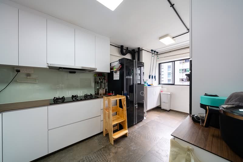 461 Jurong West Street 41, 461 Jurong West Street 41, 3 Bedrooms, 1,302 sqft, HDB Flat For Sale, by Jun Hui Quah, 500175405 - Kitchen - PropertyGuru.com.sg