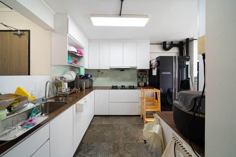 461 Jurong West Street 41, 461 Jurong West Street 41, 3 Bedrooms, 1,302 sqft, HDB Flat For Sale, by Jun Hui Quah, 500175405 - Kitchen - PropertyGuru.com.sg