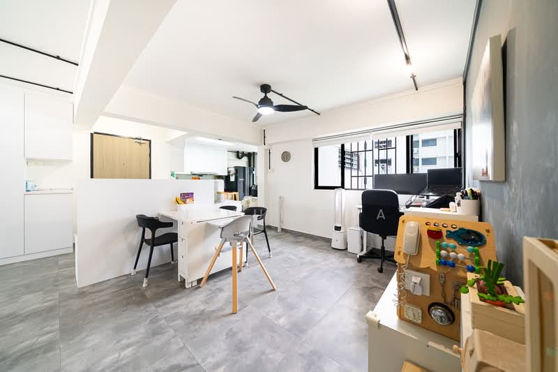 461 Jurong West Street 41, 461 Jurong West Street 41, 3 Bedrooms, 1,302 sqft, HDB Flat For Sale, by Jun Hui Quah, 500175405 - Study - PropertyGuru.com.sg