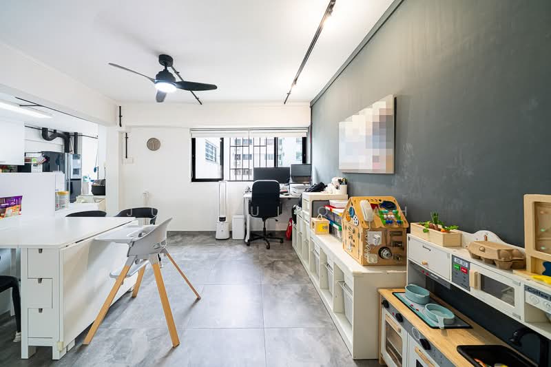 461 Jurong West Street 41, 461 Jurong West Street 41, 3 Bedrooms, 1,302 sqft, HDB Flat For Sale, by Jun Hui Quah, 500175405 - Study - PropertyGuru.com.sg