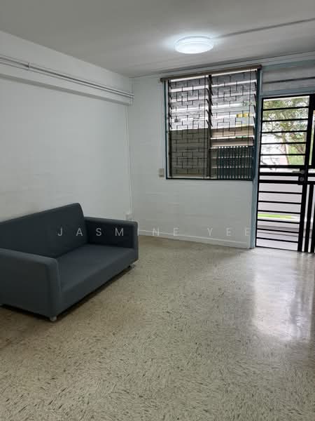 47 Lorong 6 Toa Payoh, 47 Lorong 6 Toa Payoh, 2 Bedrooms, 624 sqft, HDB Flat For Sale, by Jasmine Yee, 500175407 - Living Room - PropertyGuru.com.sg