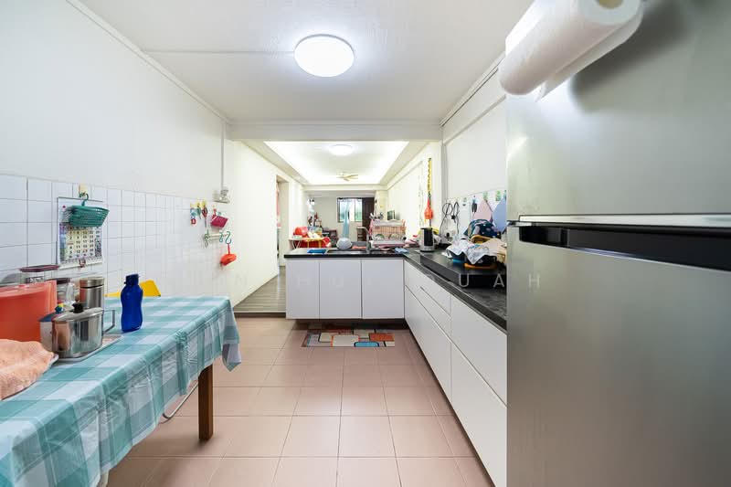 456 Jurong West Street 41, 456 Jurong West Street 41, 2 Bedrooms, 883 sqft, HDB Flat For Sale, by Jun Hui Quah, 500175426 - Kitchen - PropertyGuru.com.sg