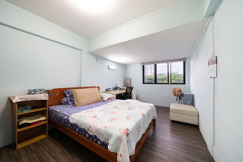 456 Jurong West Street 41, 456 Jurong West Street 41, 2 Bedrooms, 883 sqft, HDB Flat For Sale, by Jun Hui Quah, 500175426 - Bedroom - PropertyGuru.com.sg