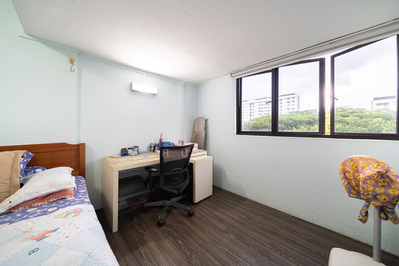 456 Jurong West Street 41, 456 Jurong West Street 41, 2 Bedrooms, 883 sqft, HDB Flat For Sale, by Jun Hui Quah, 500175426 - Bedroom - PropertyGuru.com.sg