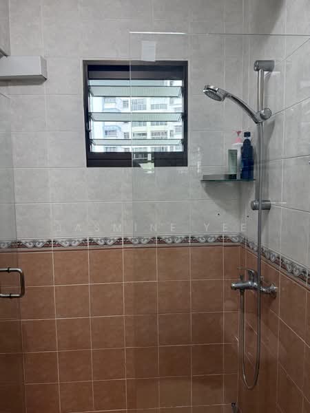 604 Jurong West Street 62, 604 Jurong West Street 62, 3 Bedrooms, 1,023 sqft, HDB Flat For Sale, by Jasmine Yee, 500175427 - Bathroom - PropertyGuru.com.sg