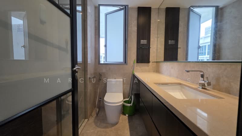 Seastrand, 17 Pasir Ris Link, 1 Bedroom, 581 sqft, Condominium For Sale, by Marcus Tan C S, 500175438 - Bathroom - PropertyGuru.com.sg