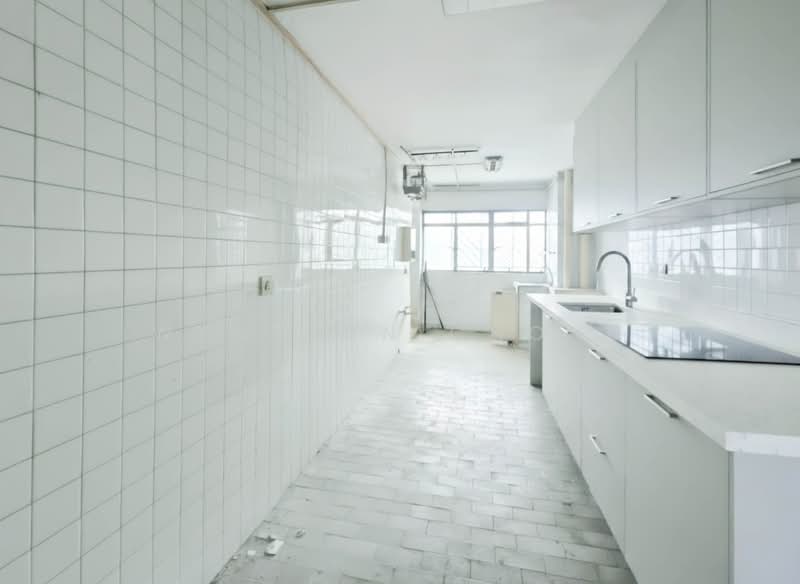 837 Tampines Street 83, 837 Tampines Street 83, 3 Bedrooms, 1,130 sqft, HDB Flat For Sale, by Wynstan Chong, 500175443 - Kitchen - PropertyGuru.com.sg