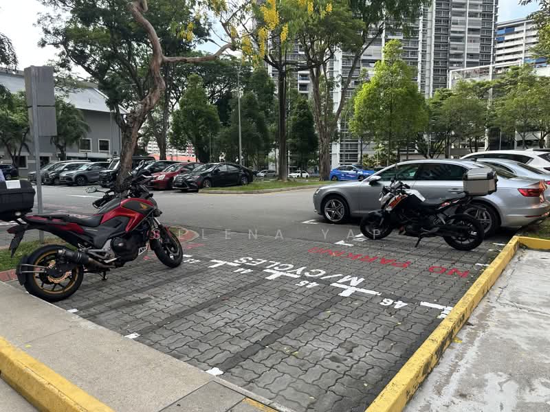 Blk 126 Lorong 1 Toa Payoh, Blk 126 Lor 1 Toa Payoh, 1,291 sqft, Shop / Shophouse For Sale, by Selena Yap, 500175459 - Car Park - CommercialGuru.com.sg