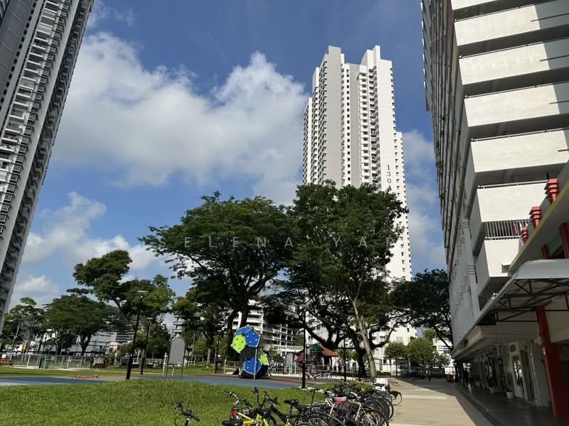 Blk 126 Lorong 1 Toa Payoh, Blk 126 Lor 1 Toa Payoh, 1,291 sqft, Shop / Shophouse For Sale, by Selena Yap, 500175459 - Exterior - CommercialGuru.com.sg