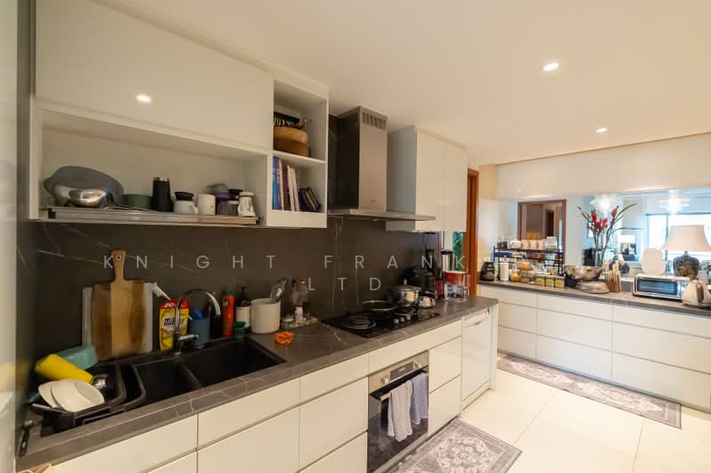 The Berth by the Cove, 200 Ocean Drive, 4 Bedrooms, 1,884 sqft, Condominium For Sale, by YVONNE CHEN, 500175468 - Kitchen - PropertyGuru.com.sg