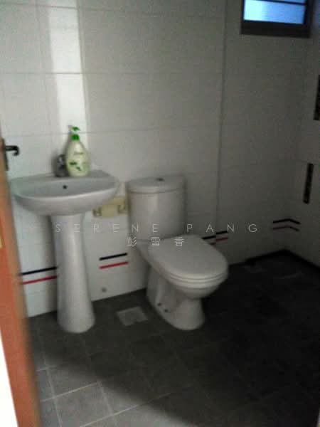 421 Clementi Avenue 1, 421 Clementi Avenue 1, Room Rental, 90 sqft, HDB Flat For Rent, by Serene Pang 彭雪香, 500175470 - Bathroom - PropertyGuru.com.sg